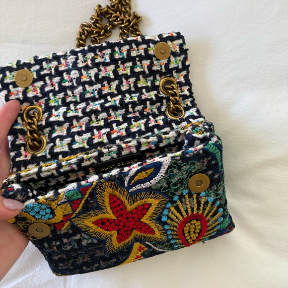 Kurt Geiger Kensington embroidered tweed crossbody shoulder bag - Picture 3 of 3